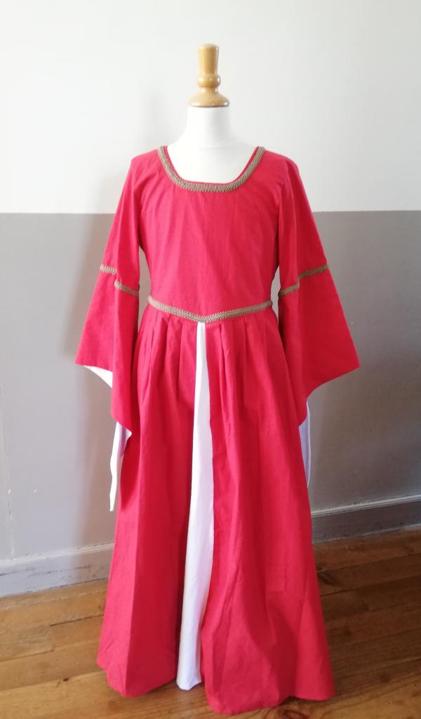 Robe médiévale rouge