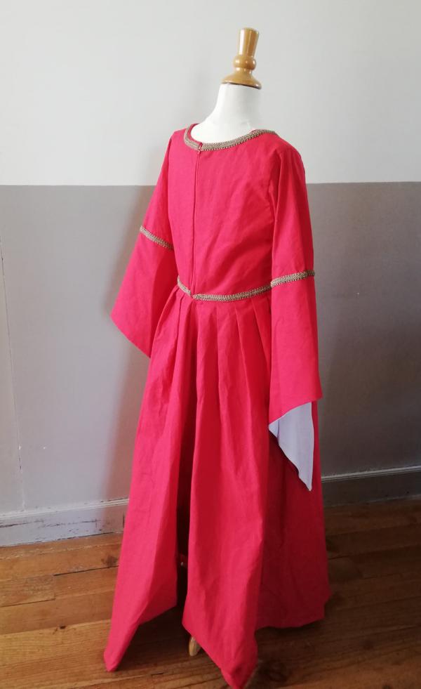 Robe médiévale rouge